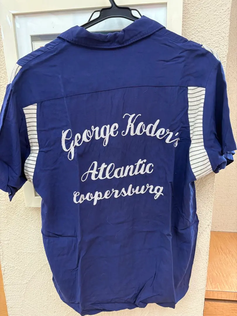 Thumbnail of Bowling shirt, navy, striped, sleeves