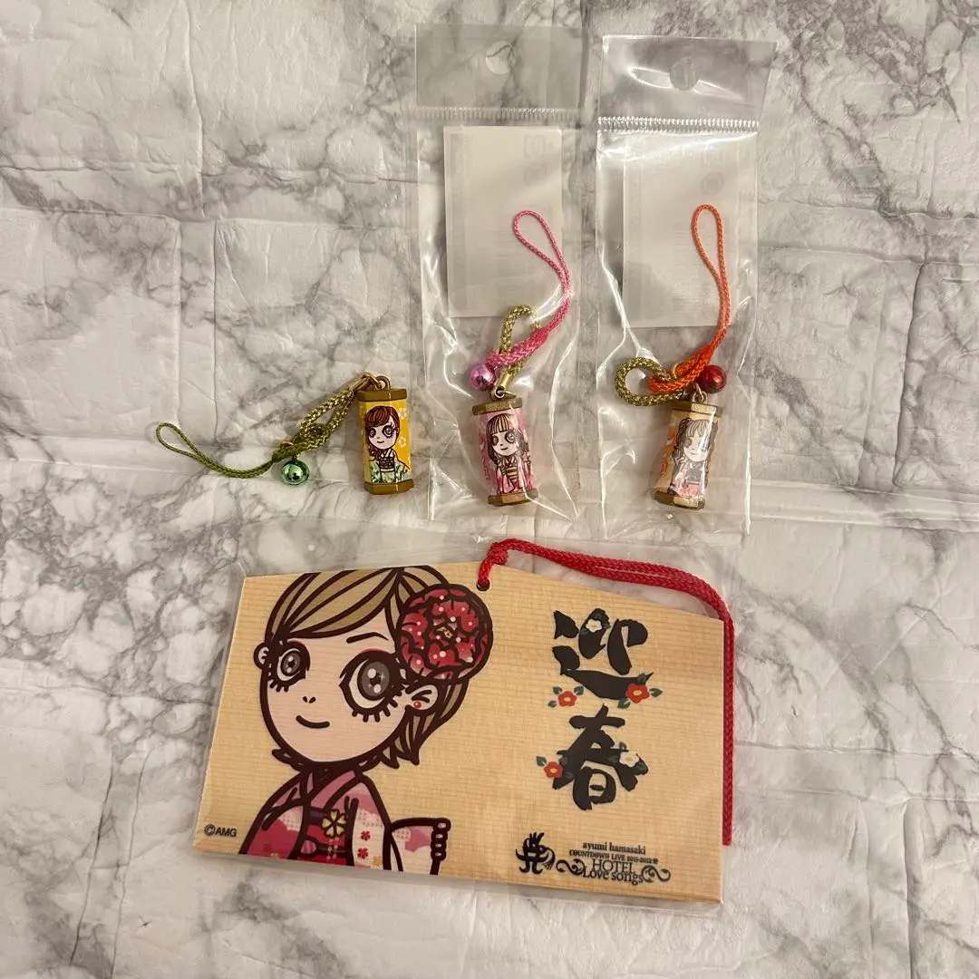 Thumbnail of Ayumi Hamasaki's New Year's kimono Ayupan ema (votive tablet) omikuji (fortune slip) strap 4-piece set