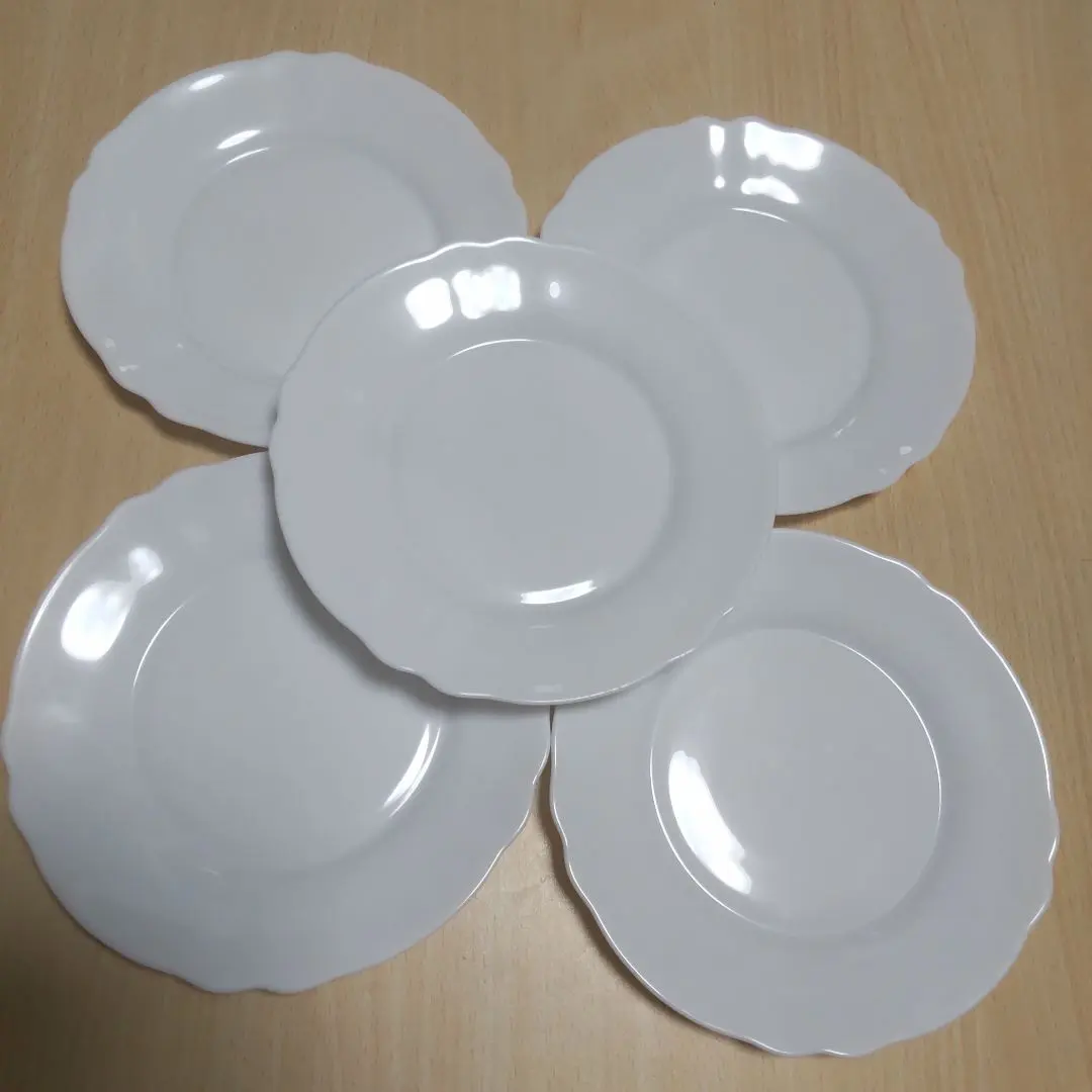 Thumbnail of Unused Yamazaki 19.5cm round plates, set of 5