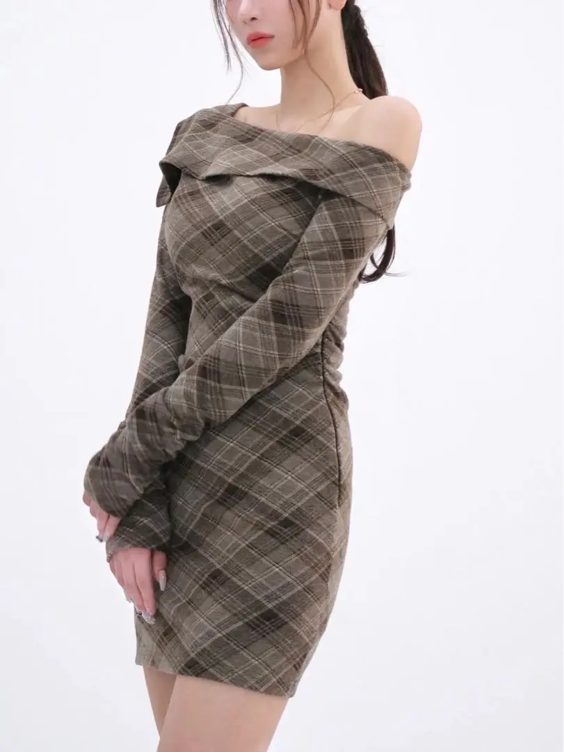 ワンピース YILON ONE-SHOULDER CHECK MINI OP ︎︎ ︎︎ YILON 2024 WINTER NEW COLLECTION 1/8(wed)21:00 One