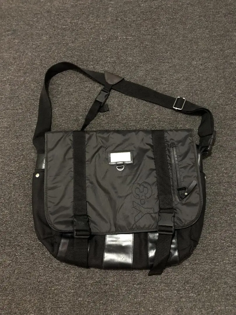 アポ⭐︎Y-3 メッセンジャーバック アポ様専用⭐︎Y-3 メッセンジャーバック - メルカリ