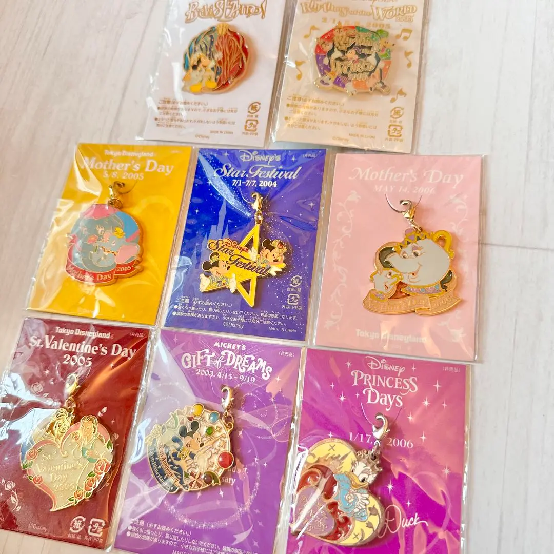 【新品未使用品】ディズニー　レア　国際女性デー限定　プリンセスピンバッジ ディズニー ピンバッチ ティアラ プリンセス 海外ディズニー