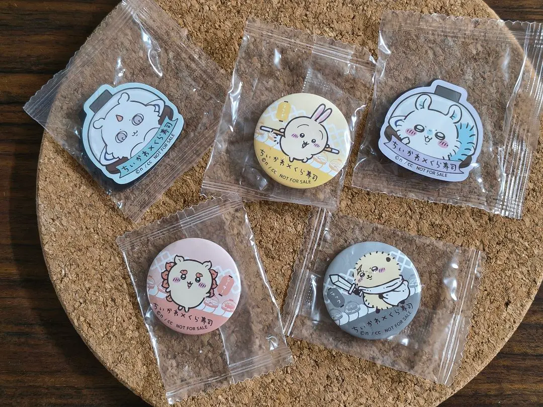 Thumbnail of [Unopened] Chiikawa Kura Sushi Can Badges & Magnet 7-Piece Set with Bonus Stickers