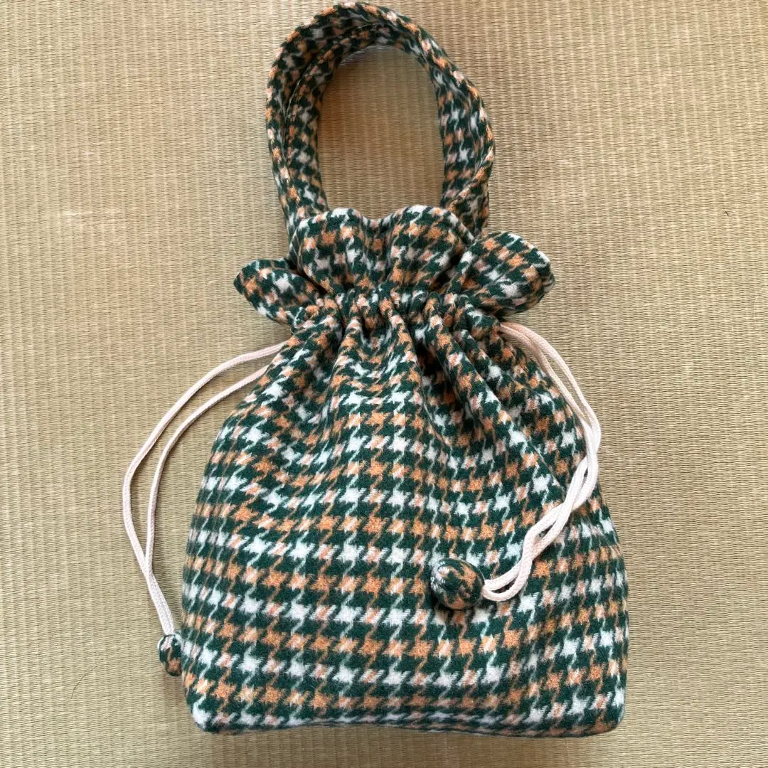 Thumbnail of Winter drawstring bag