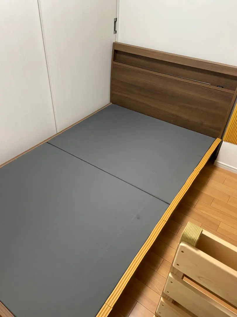 ⭐︎【破格】⭐︎組み立て簡単シモンズ　セミダブル定価20万　中古　分解発送 ⭐︎【破格】⭐︎組み立て簡単シモンズセミダブル定価20万中古