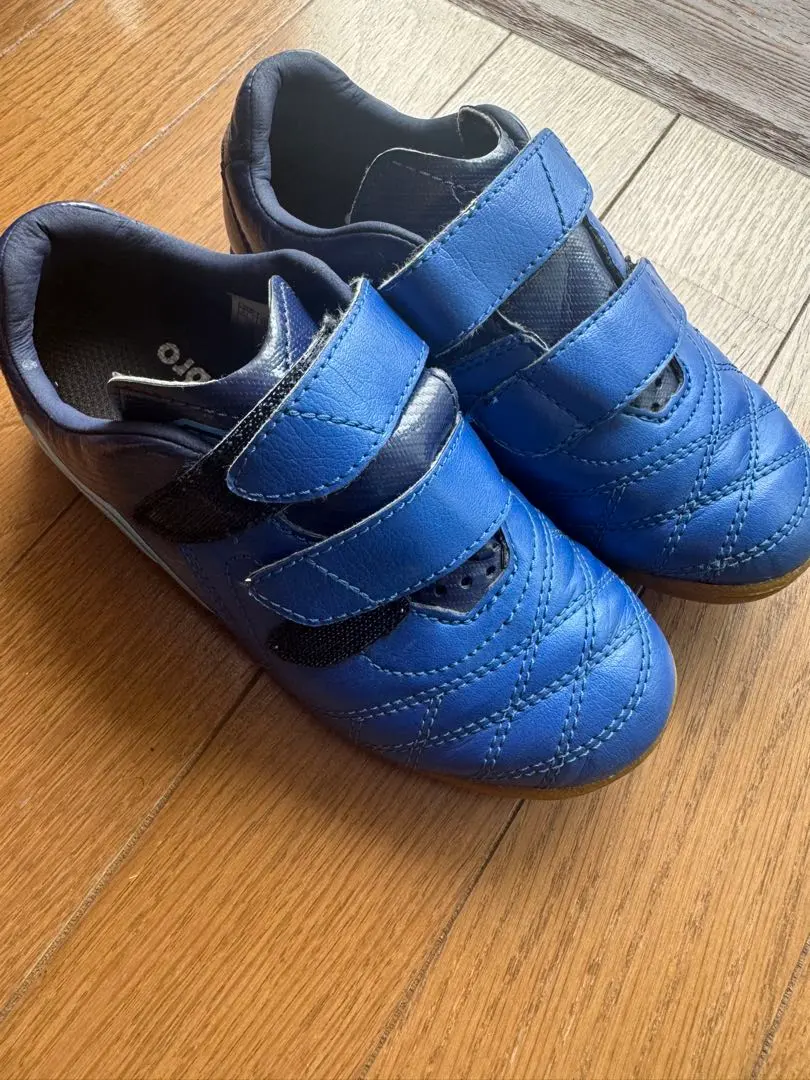 足球鞋 體育館 五人制足球18 的縮圖