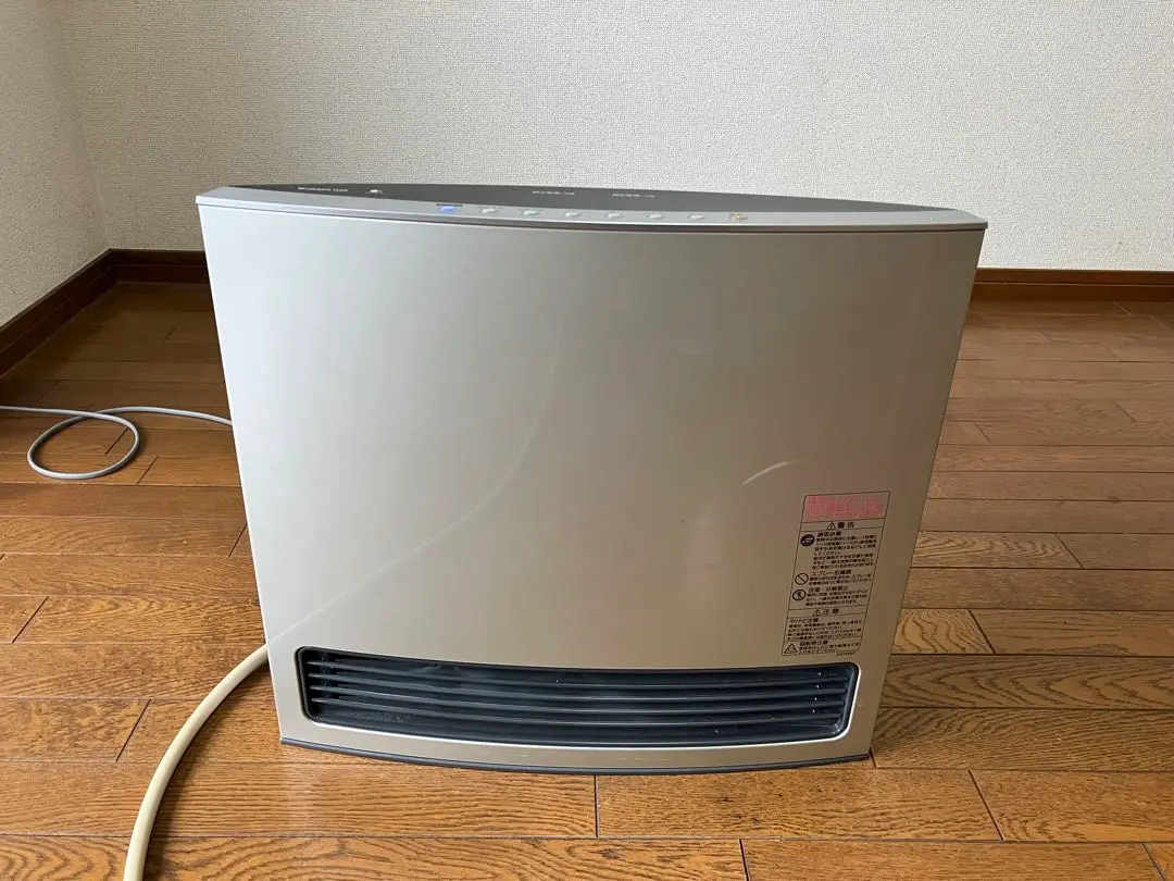 ⭐︎新品未開封⭐︎ ガスファンヒーター　140-6103 メタリックシルバー ⭐︎新品未開封⭐︎ ガスファンヒーター 140-6103