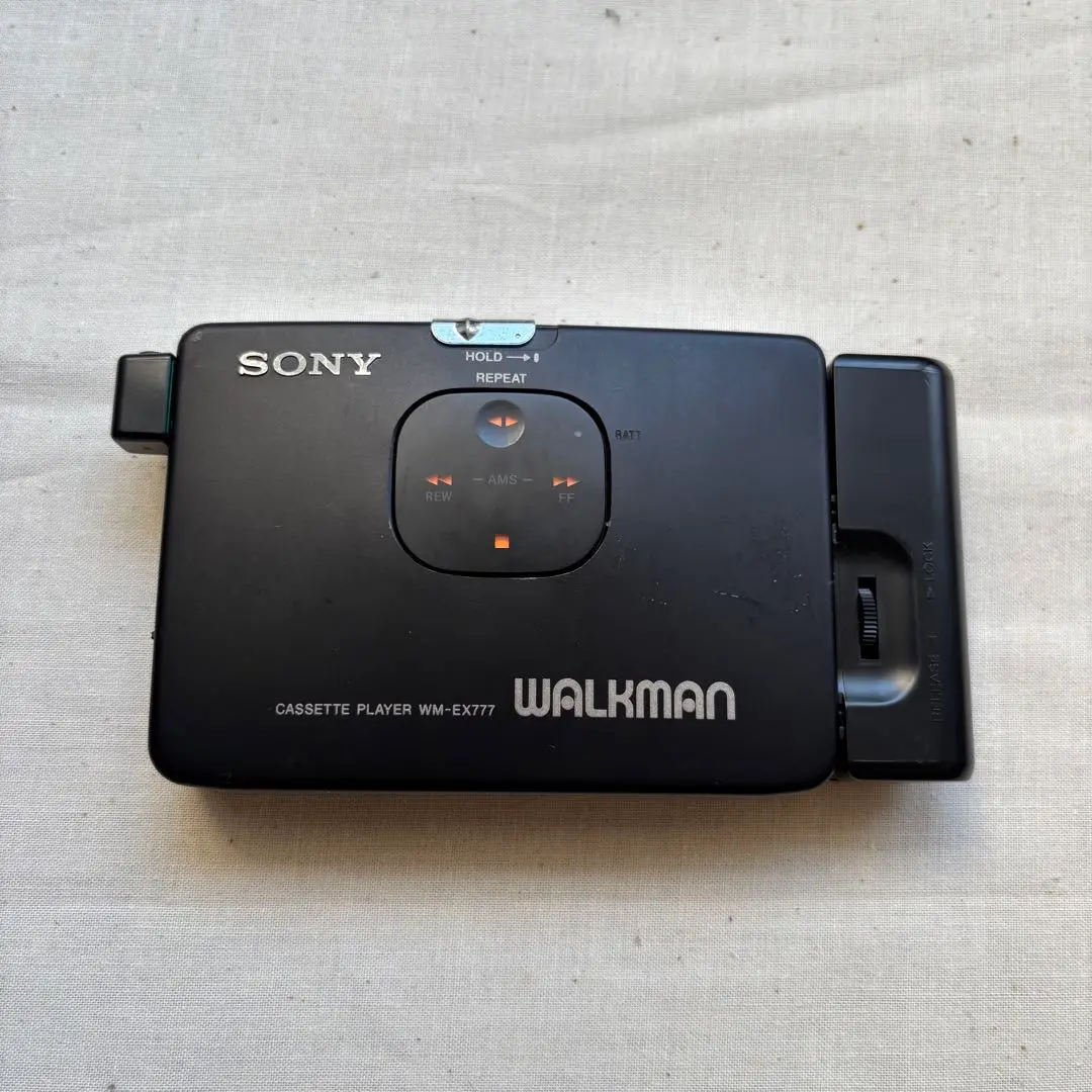 SONY WM-EX77 WALKMAN パープル　紫　動作品　ジャンク扱い SONY WM-EX77 1992 Walkman W/accessories Cassette Player Made