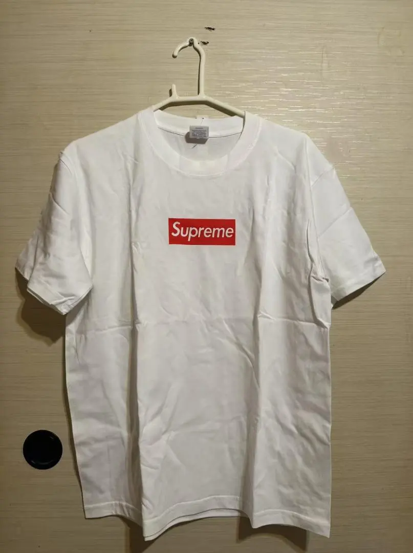 Thumbnail of Supreme white T-shirt