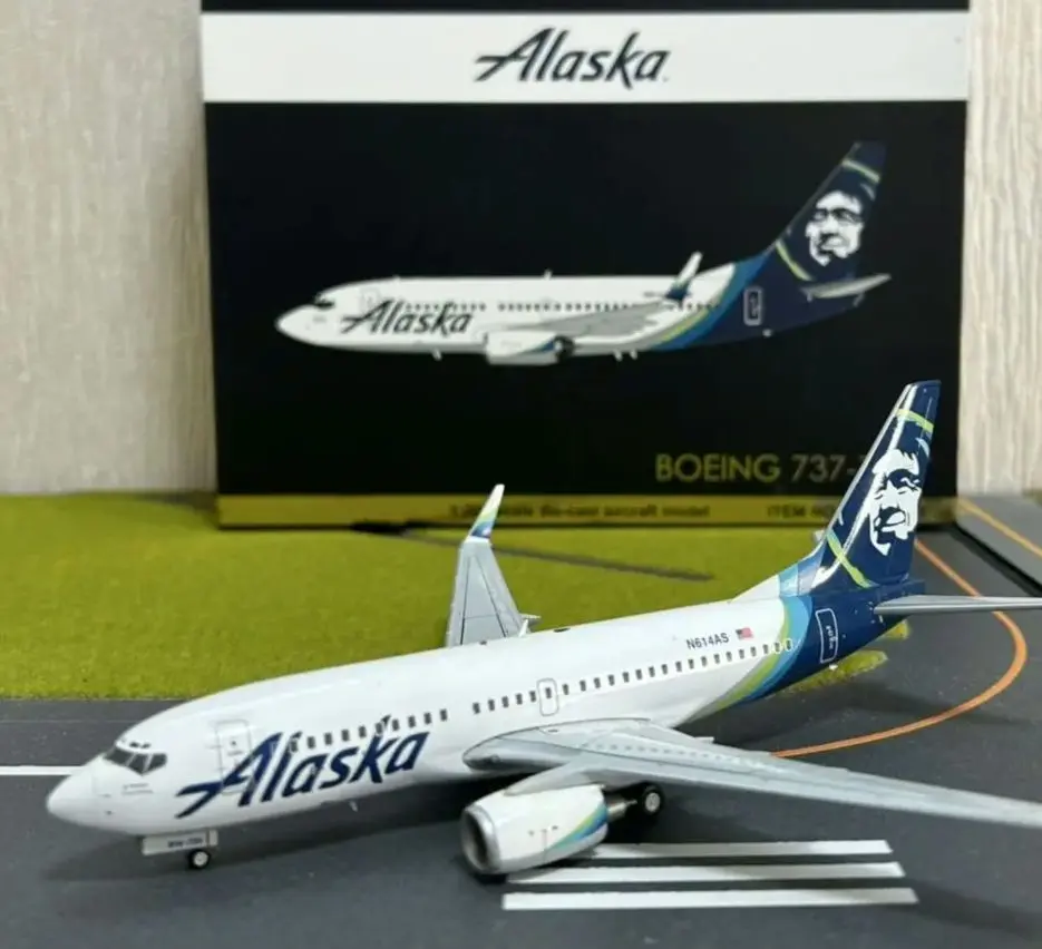 モデルプレーン 1:200（B737-700） Scandinavian Airlines Boeing 737-700 