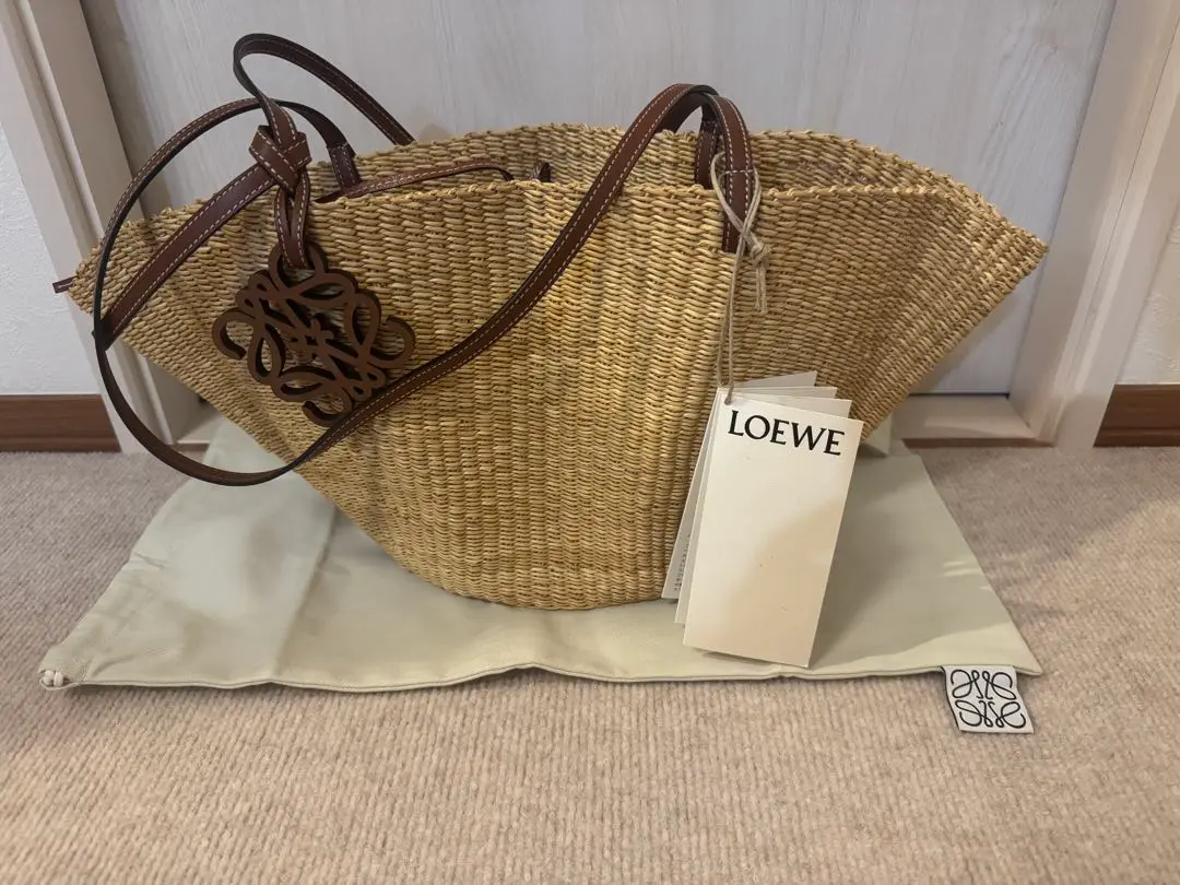 2025年最新】LOEWEシェルトートの人気アイテム - メルカリ
