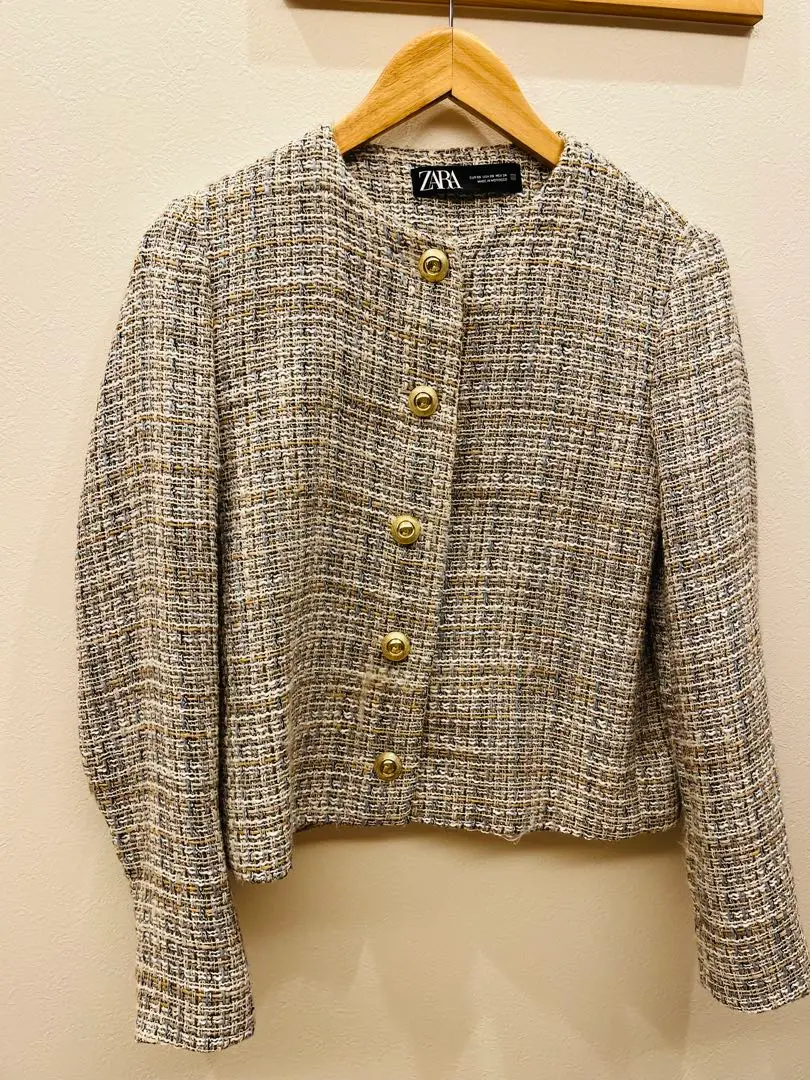 zara ツイードジャケット　ボタンディテール付きテクスチャー入り生地ブレザー ZARA - ZARA ボタンディテール付きテクスチャー入り生地ブレザー