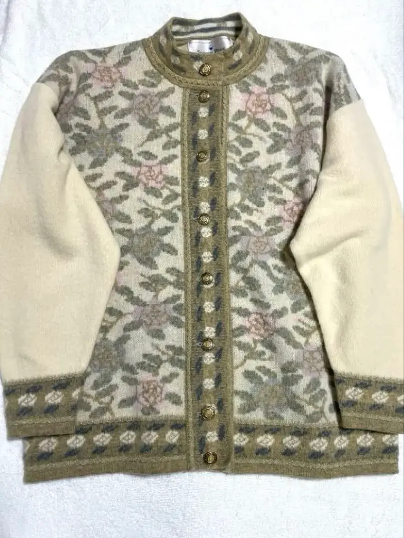 Thumbnail of Snowypeak cardigan