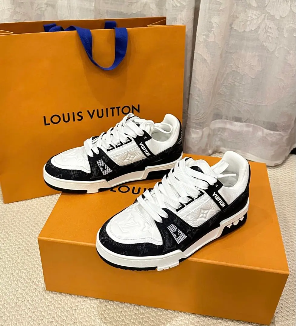 Thumbnail of Louis Vuitton Trainer Line