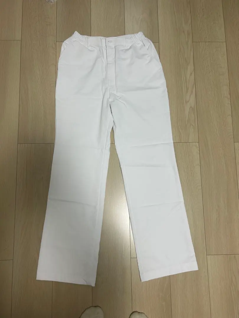 Thumbnail of White straight pants with buttons