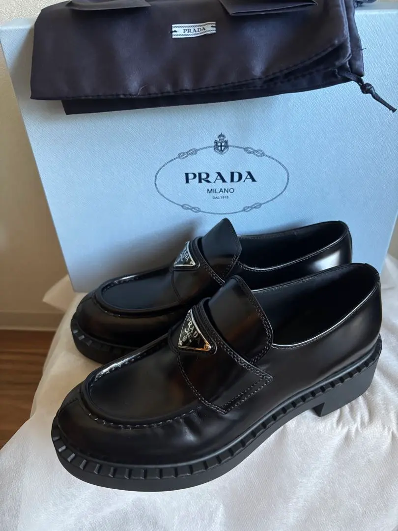 全新 PRADA 巧克力色 亮面皮革 樂福鞋 37 Prada 的縮圖