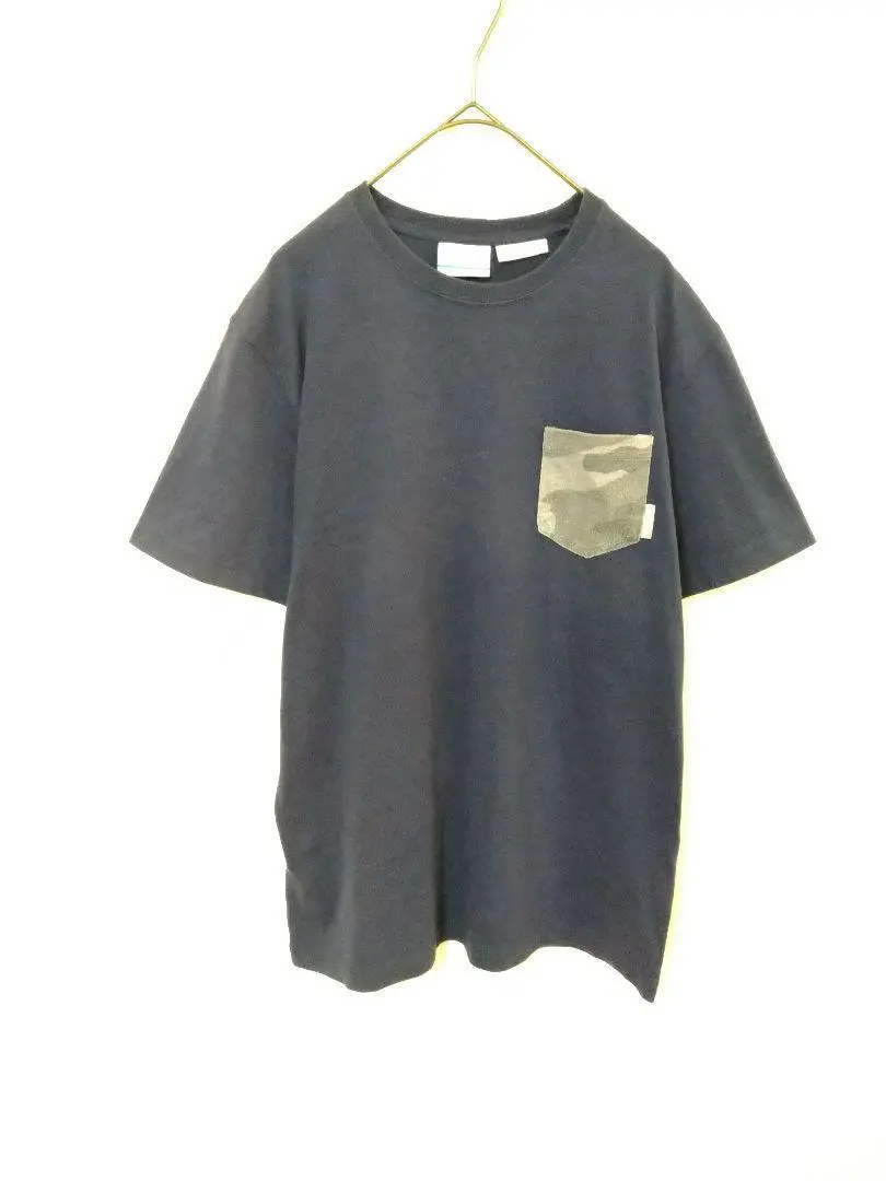 Thumbnail of Columbia T-shirt, Men's M, Navy, Camo Pocket, Polyester, Cotton
