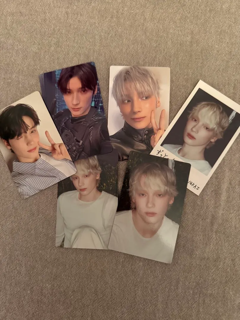 Thumbnail of TXT Huening Kai trading card set