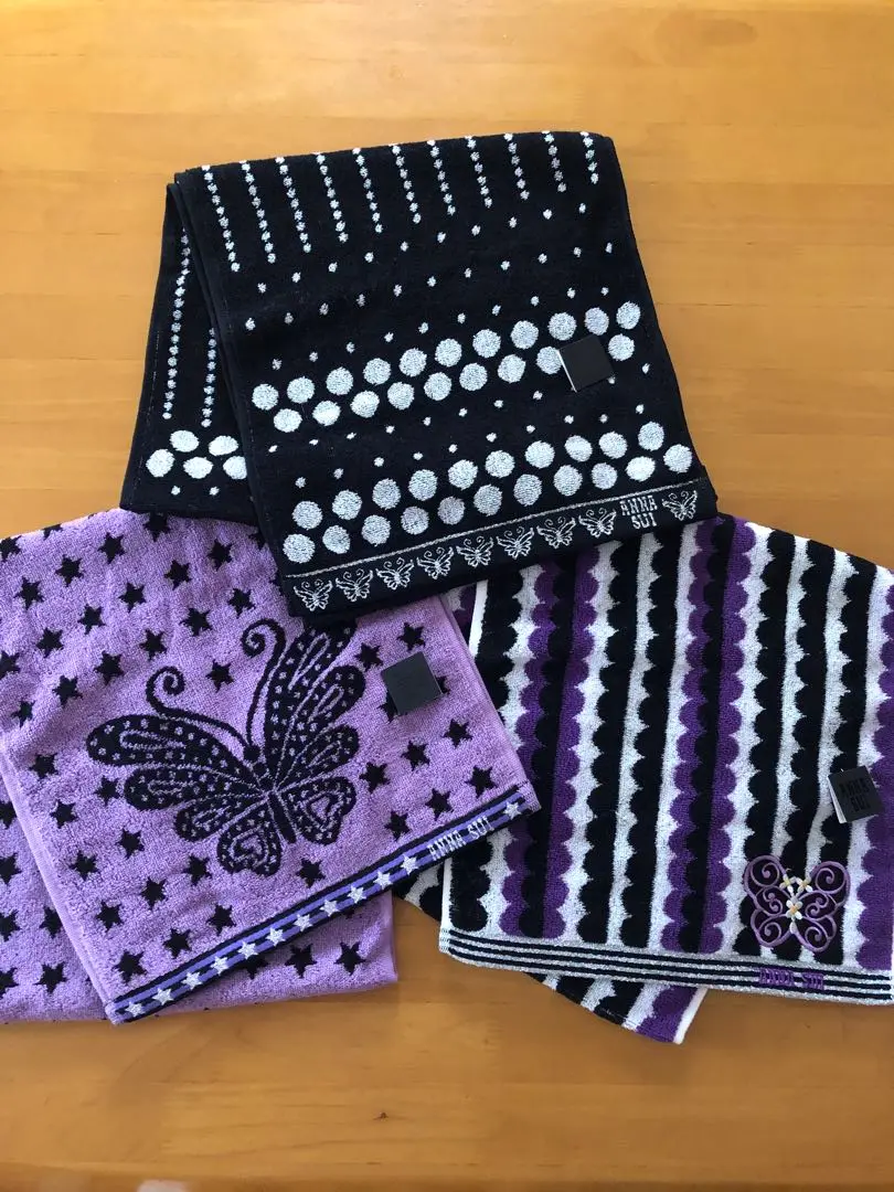 新品未使用ANNA SUI バスタオルフェイスタオルセット4点セット 新品未使用☆ ANNA SUI フェイスタオル - メルカリ