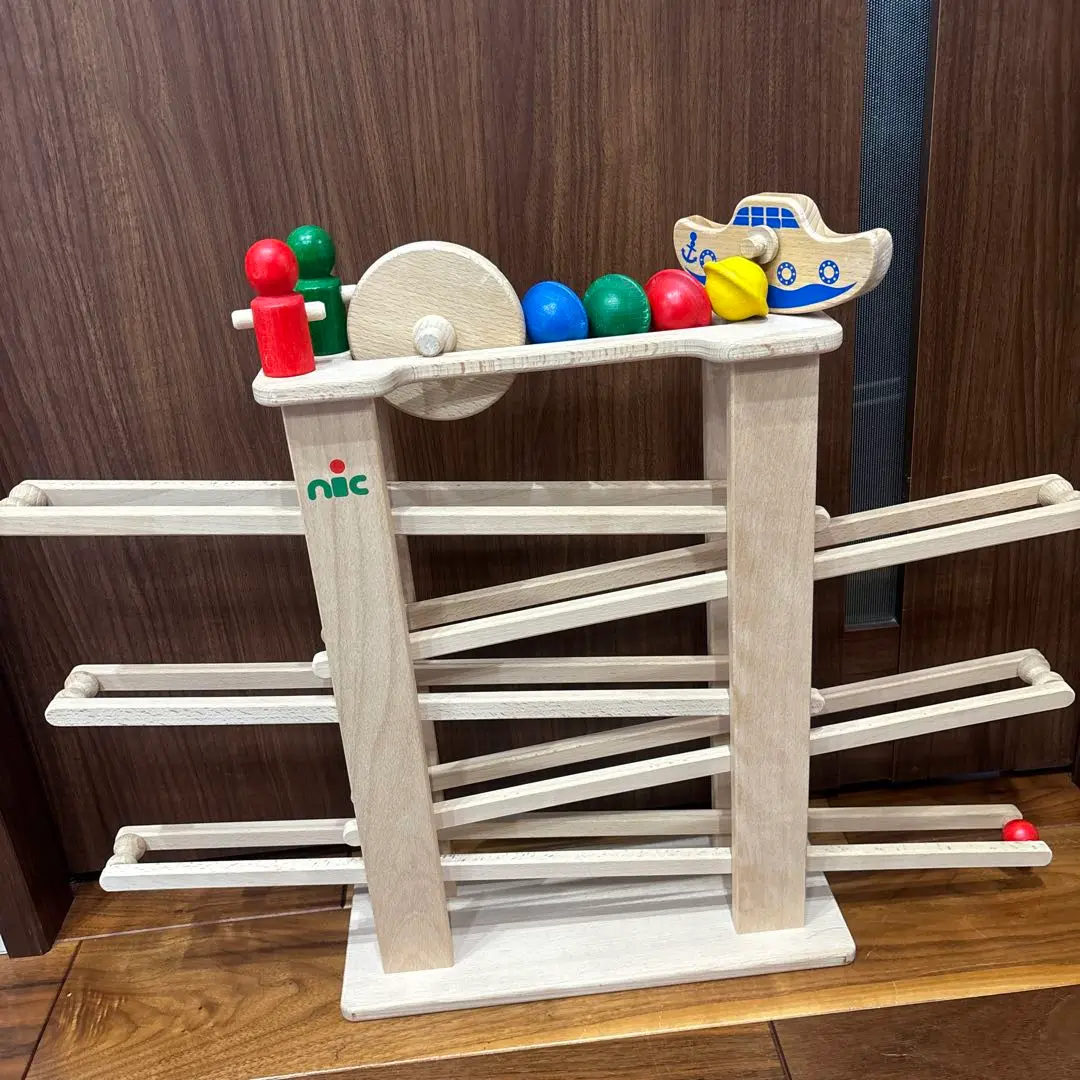 【美品・匿名配送】NIC社 木製スロープトイ・ドイツ知育玩具・クレヨンハウス 美品・匿名配送】NIC社 木製スロープトイ・ドイツ知育玩具