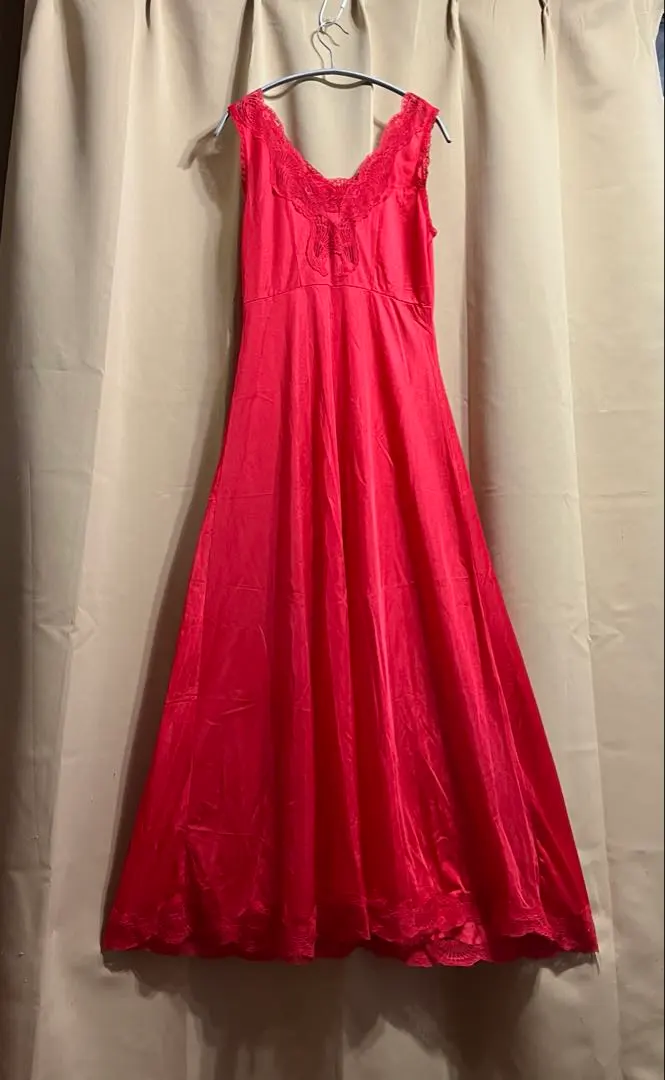 Thumbnail of Long, bright red long negligee