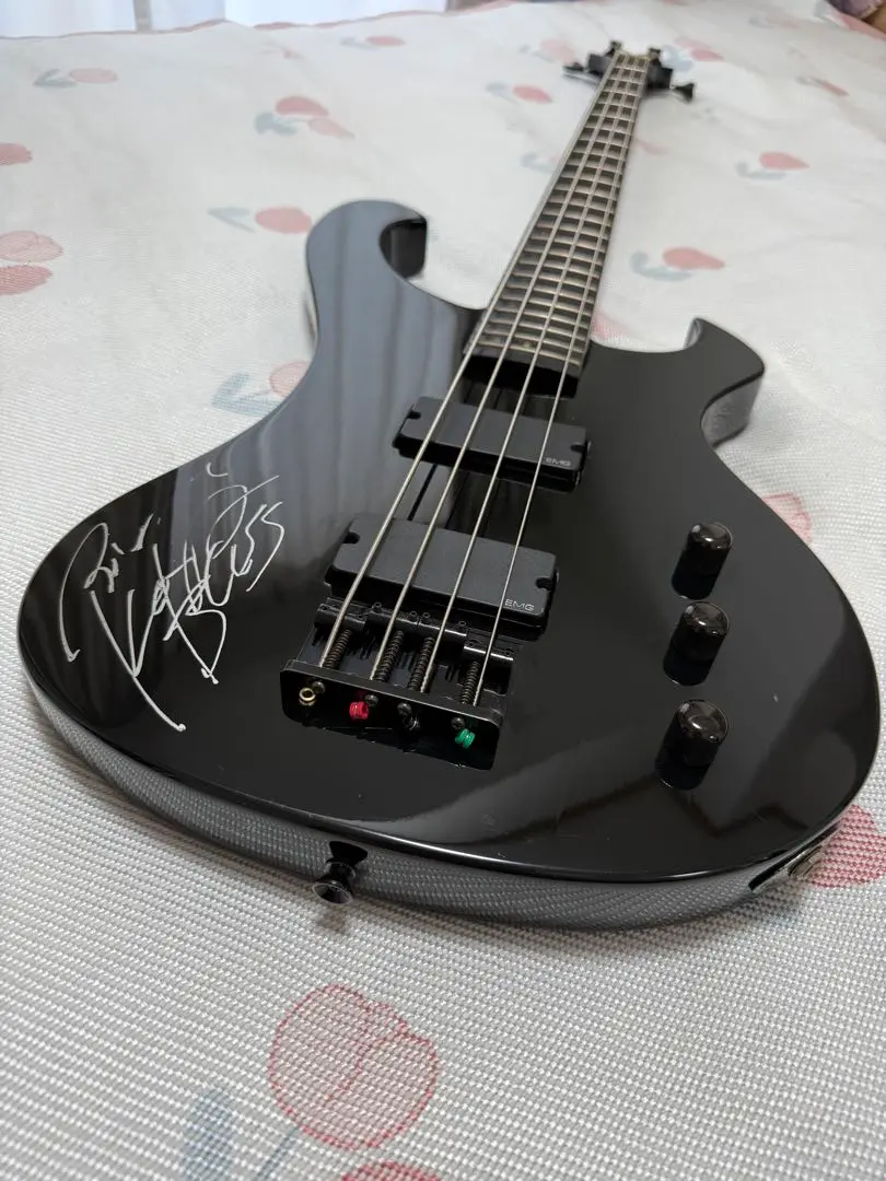 (美品)EDWARDS ESP pierrot kohtaモデル 美品)EDWARDS ESP pierrot kohtaモデル - メルカリ