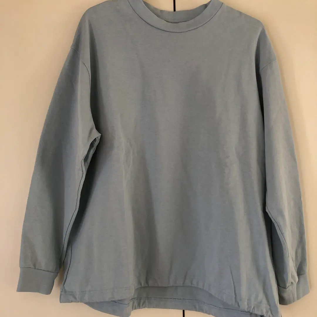 淺藍色長袖針織衫 的縮圖