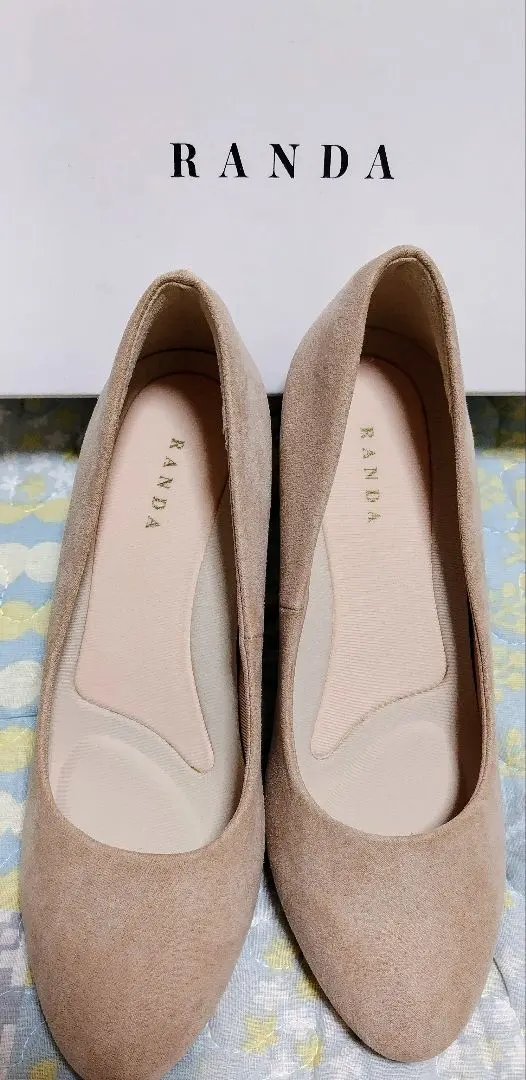 Thumbnail of RANDA Beige Suede Pumps 23.0cm