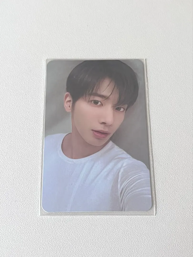 Thumbnail of TXT Thursday's Child tear Taehyun trading card