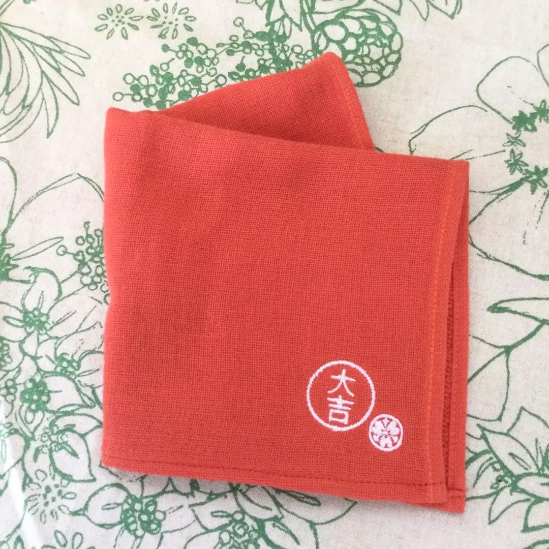 全新 手帕 的縮圖