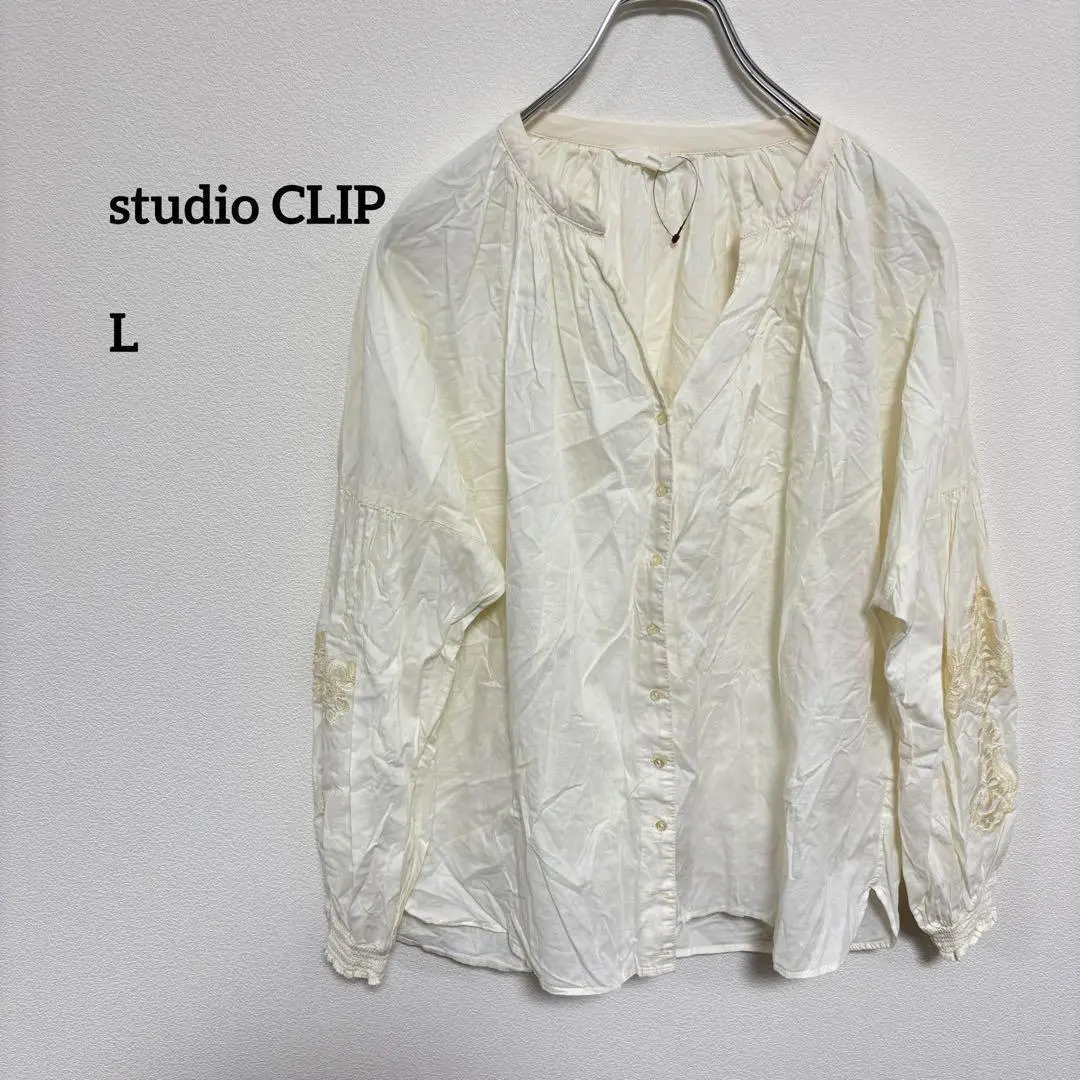 Thumbnail of studio CLIP Ivory long-sleeved top with embroidered sleeves, size M c254⑤