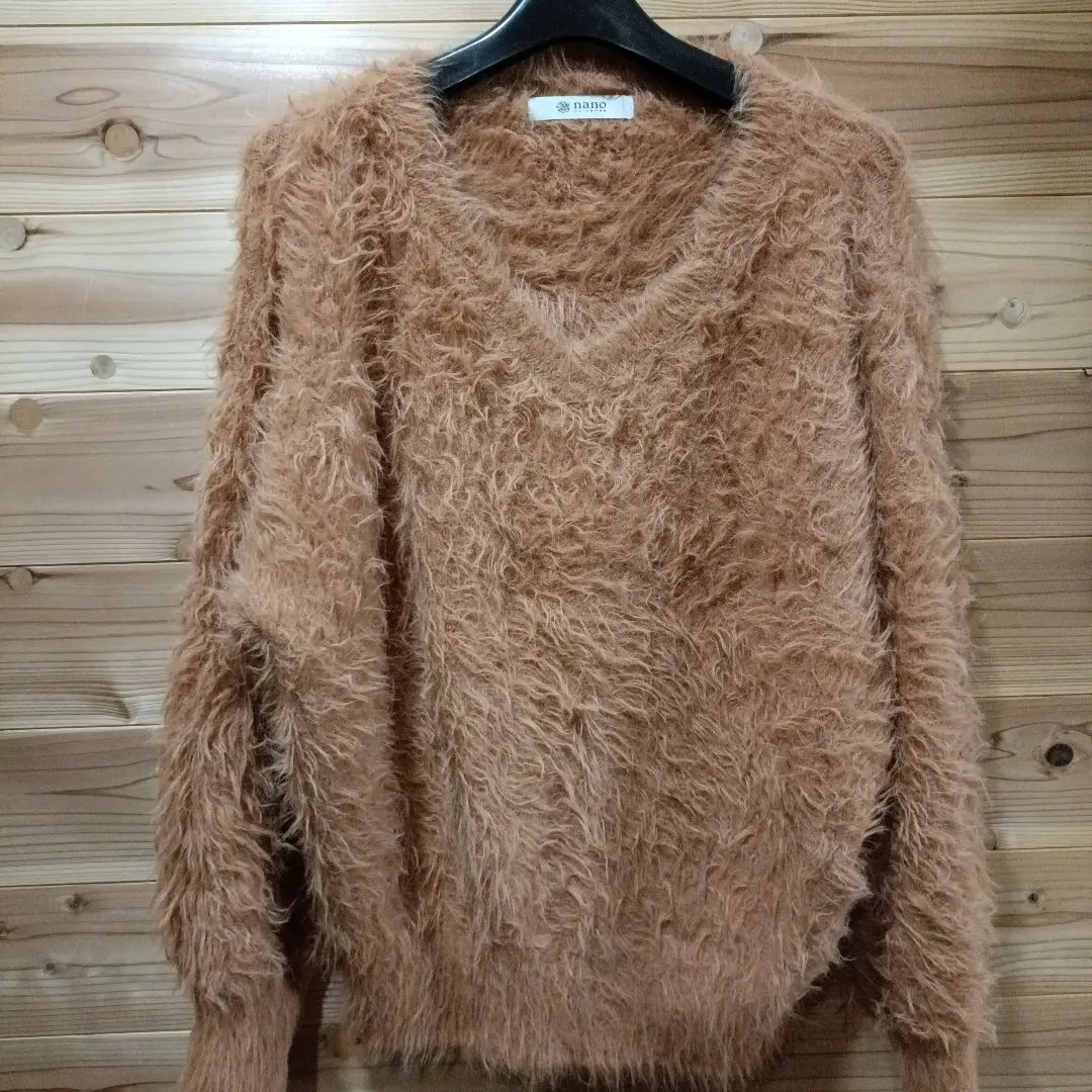 Thumbnail of nano universe V-neck Shaggy