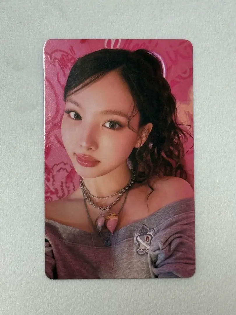 Thumbnail of Nayeon popup store purchase benefit trading card