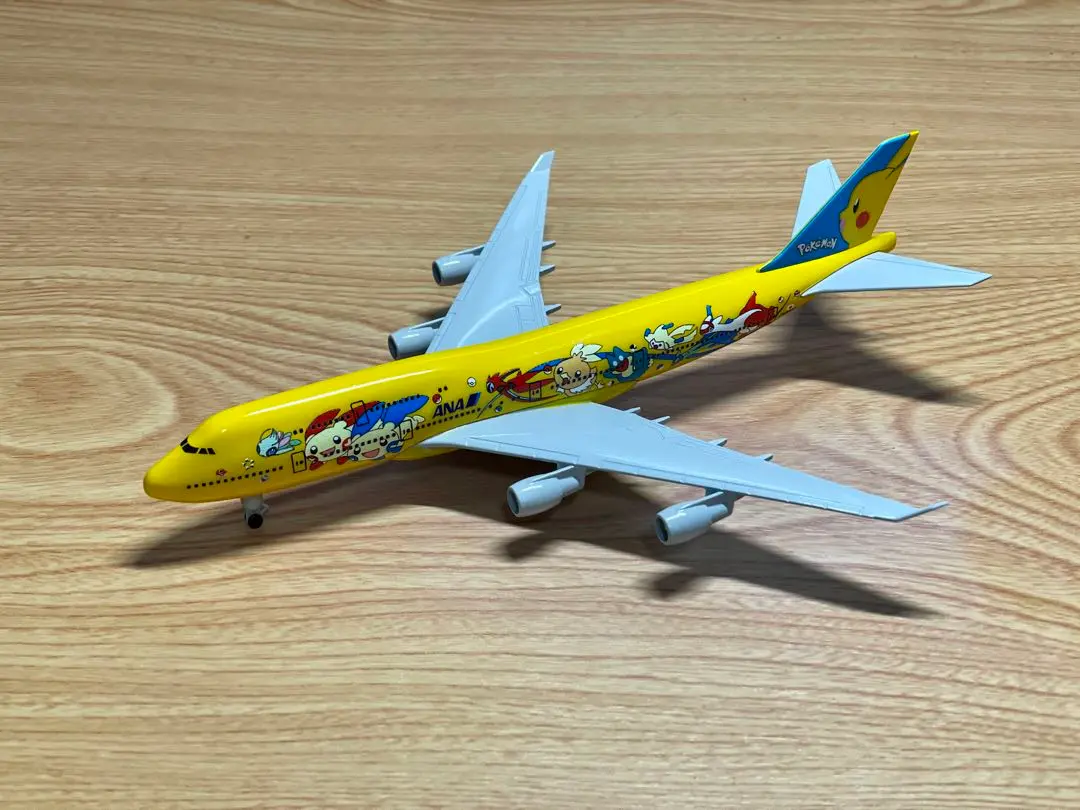 ミニカー　1/400 BOEING 747-400 ピカチュウジャンボ JA8957 ダイキャスト製 [NH40010] 1/400 B747-400 ANA ポケモン ピカチュウジャンボ JA8957
