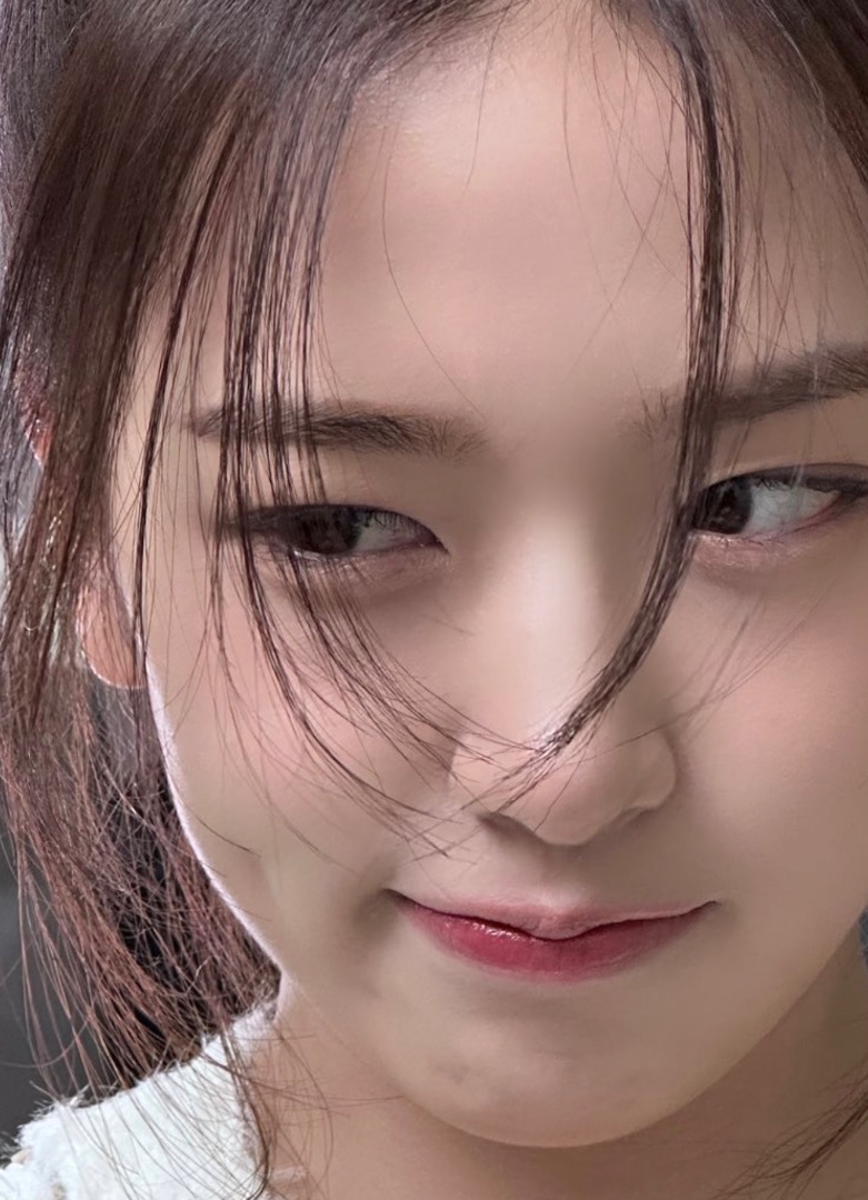 IZONE 本田仁美 ひとみ Superstar サイン ポラロイド by メルカリ 