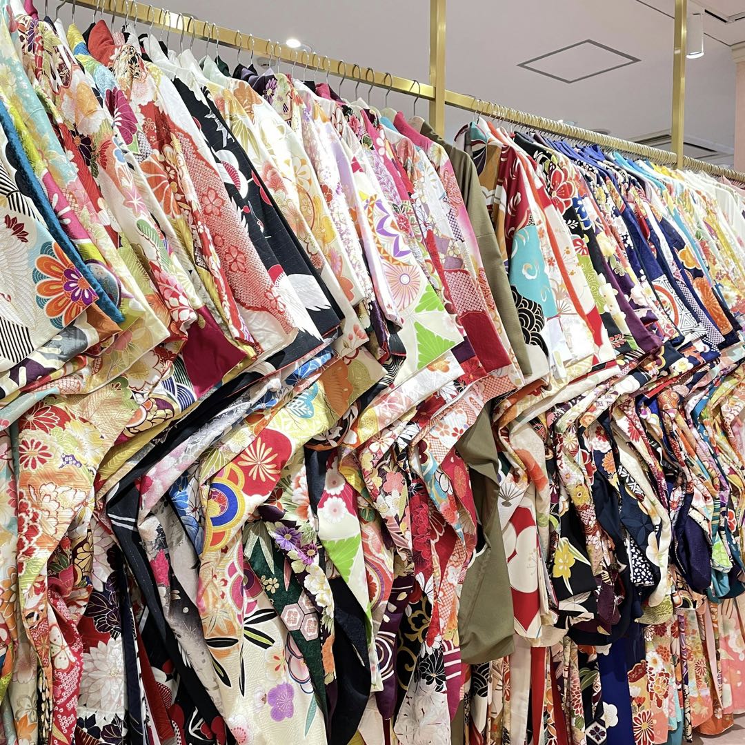 プーカ©️様専用》振袖No.336 濃紺色 成人式 正絹 中振袖 - メルカリ