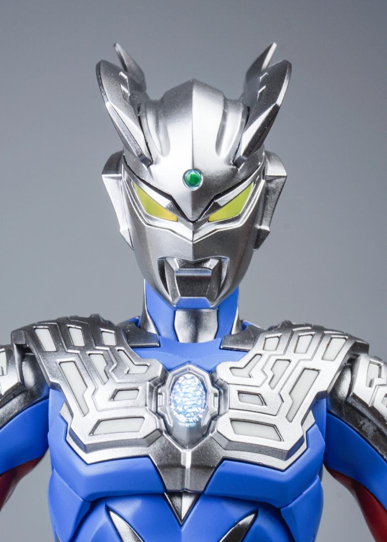 中国 バンダイ正規品 ウルトラマントリガー ガッツスパークレンス 海外 