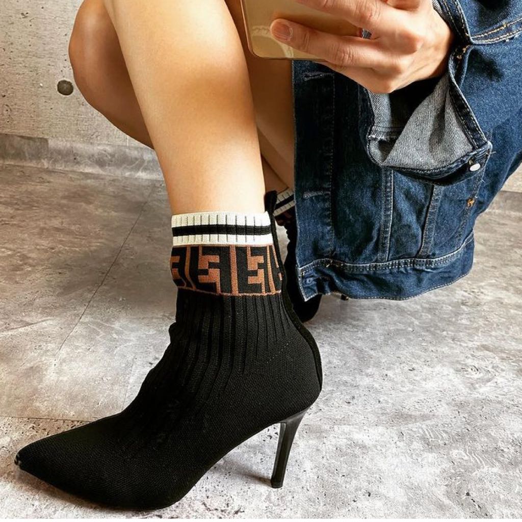 新品/未使用】【未使用美品】アメノチハレ 雨よけストレッチストレート  