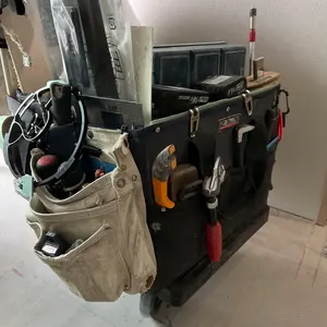 アシックスウィンジョブ®CP216 TOUGH 3Eグラファイトグレー×ブラック