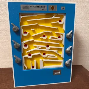 【自作】遊べる！駄菓子屋10円ゲーム風ミニチュアセット＋おまけキーホルダー 自作】遊べる！駄菓子屋10円ゲーム風ミニチュアセット＋おまけ
