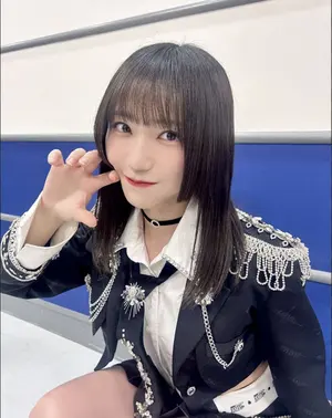 野口衣織 写真集 君にしか教えない 特典ポストカード・帯付き - メルカリ