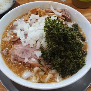 (す)ぐる