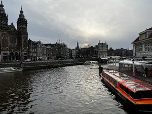 お値下げしました！】ジバンシィ ピアス クロス 十字架 - メルカリ