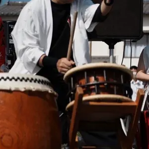 優美】良品 担ぎ桶太鼓 桶太鼓 和太鼓 一尺六寸 - メルカリ
