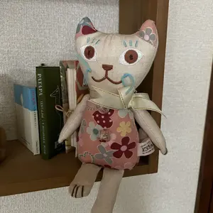 カレンソロジー レリーフジャガード ノーカラージャケットカーディガン 金ボタン カレンソロジー レリーフジャガード ノーカラージャケットカーディガン