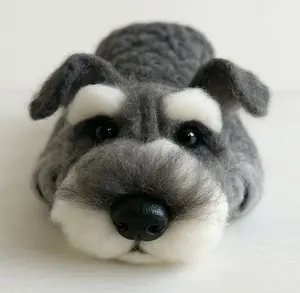 羊毛フェルトぬぼっとまったりレトロ風 可愛いシュナウザーチャーム