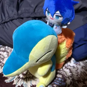 ヰ世界情緒】ランダムラバーキーホルダー - メルカリ