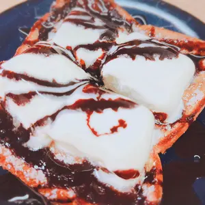 赤*️様 13 サーティーン コンパス ドン・キホーテ ドンキ 缶バッジ 26