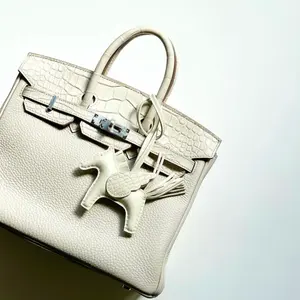 美品CHANELスリッポンエスパドリーユベージュ 赤 36ラフィアエナメル CHANEL - 美品CHANELスリッポンエスパドリーユベージュ 赤 36