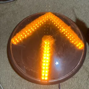 LED矢印 信号機 本物サイズ インテリアボード - メルカリ